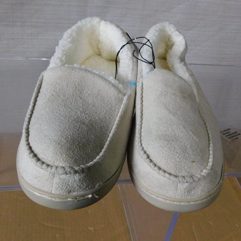 Ladies' bobbie B brooks House Shoes Size L(10-11)